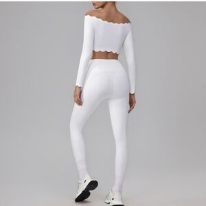 Chic White Off-Shoulder Leggings Set